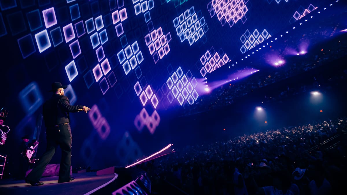 Crónica: Carín León se vuelve histórico en Las Vegas transformando su espectáculo en una experiencia que va mucho más allá de la música