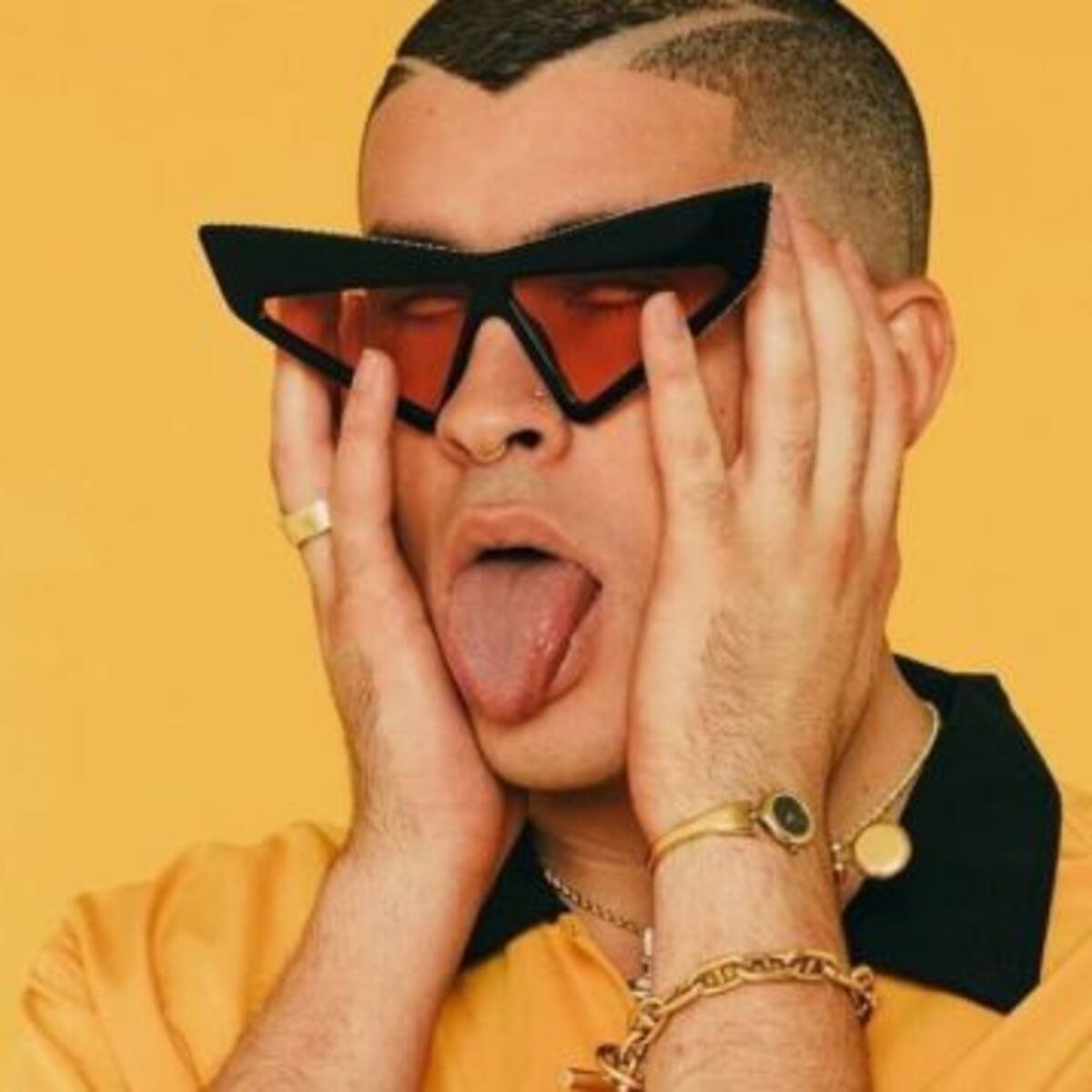 Bad Bunny pide a jóvenes que no abandonen sus estudios ni siquiera por la música