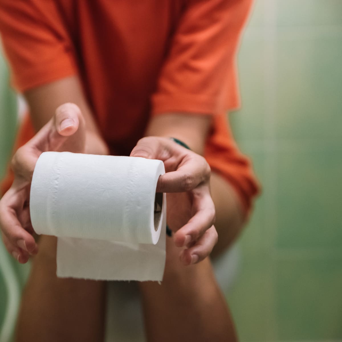 Qué es la diarrea explosiva y qué relación tiene con Cyclospora: síntomas, causas y tratamiento