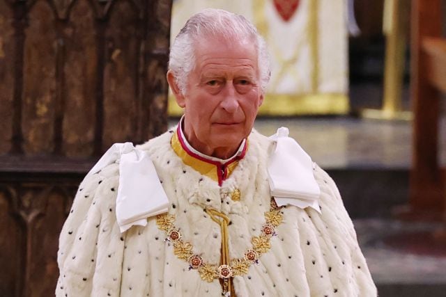 Carlos III de Inglaterra durante su coronación como rey.