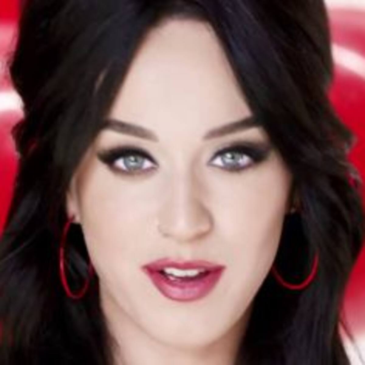 Katy Perry reversiona un éxito noventero