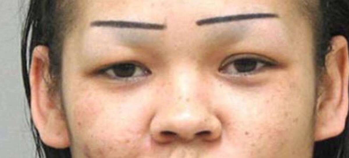 No hay que tatuarse las cejas!