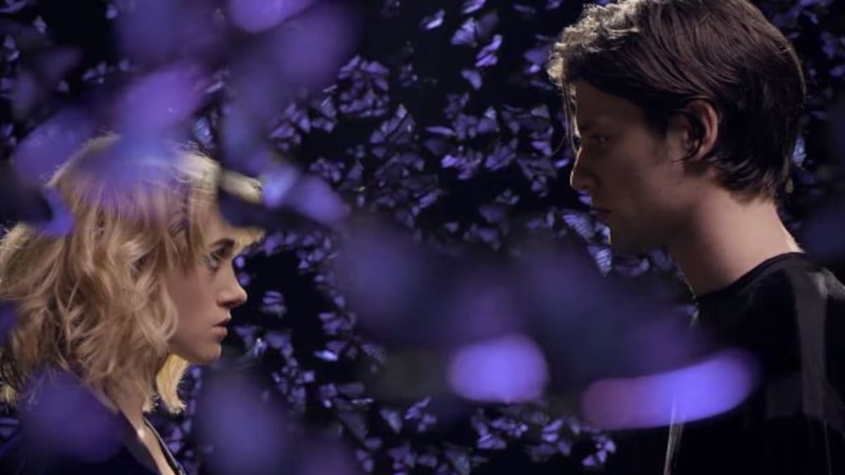 Nancy de Stranger Things es la protagonista del nuevo vídeo de James Bay