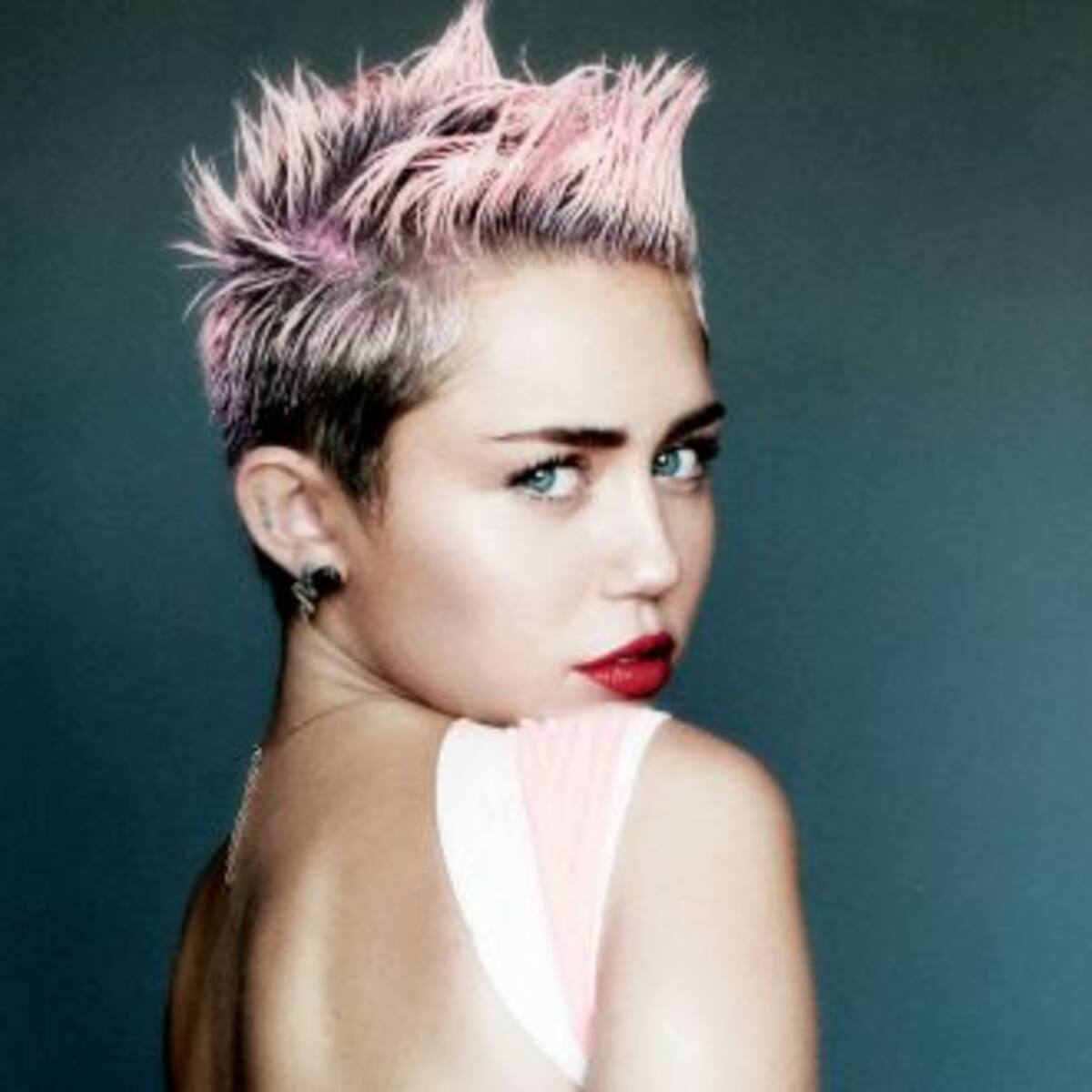 ¿Miley Cyrus será una conejita Playboy?