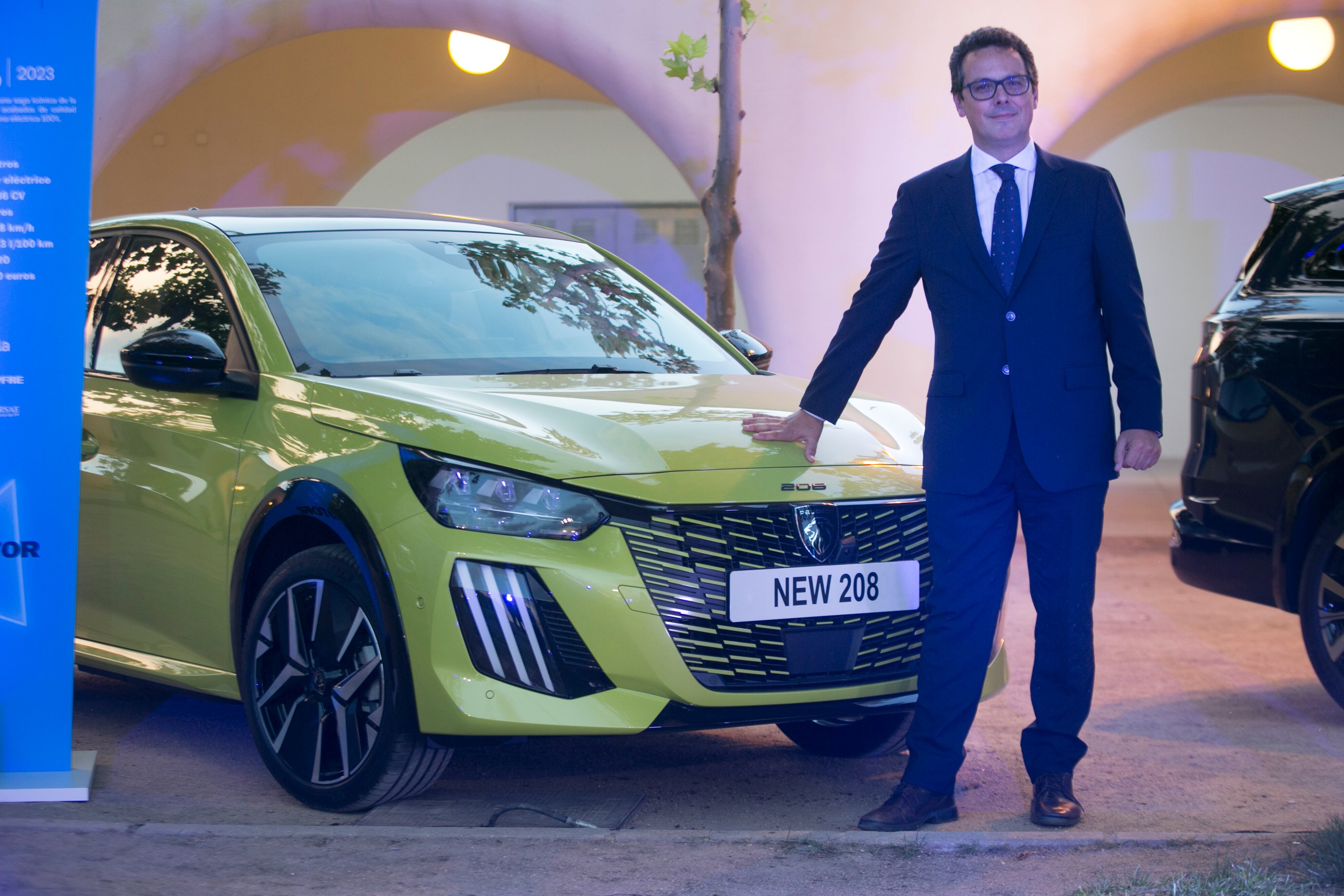 Dani Moreno “El Gallo” entregó este galardón en La Fiesta del Motor.