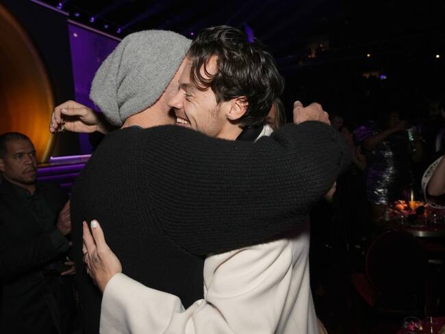 Chris Martin y Harry Styles en los Premios Grammy 2023 (Getty Images)