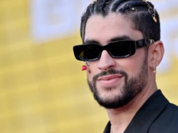 Un beso de Bad Bunny con otra mujer que no es Gabriela Berlingeri abre debate sobre su tipo de relación