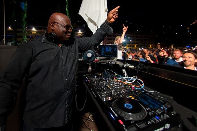 Carl Cox, DJ mítico y el primer ganador de la lista TOP 100 DJ Mag. / Foto: Ben A. Pruchnie/Getty Images.