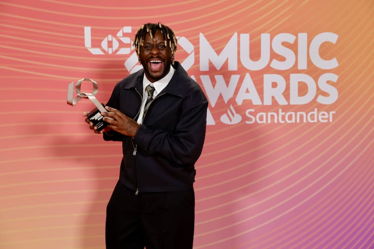 Magia internacional: Myles Smith conquista con Mejor Canción Internacional gracias a &#039;Stargazing&#039;. ¡Un tema que nos hizo soñar!