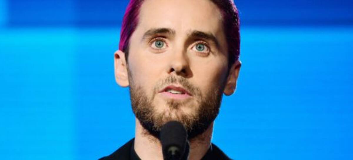 ¿Qué le pasó en los dedos a Jared Leto?