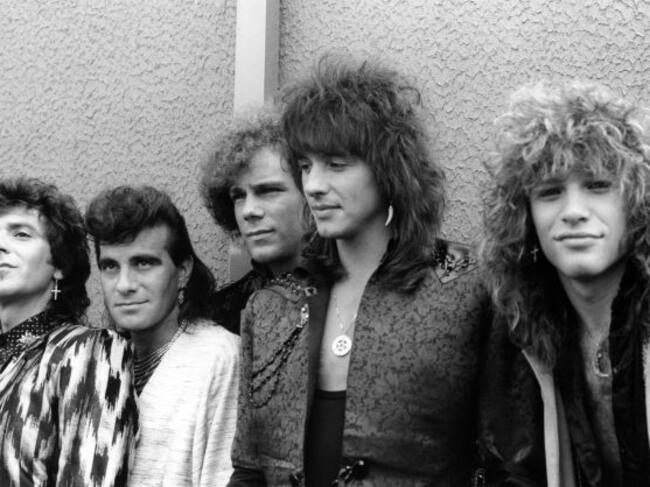 Bon Jovi durante una sesión fotográfica para un retrato en los 80.