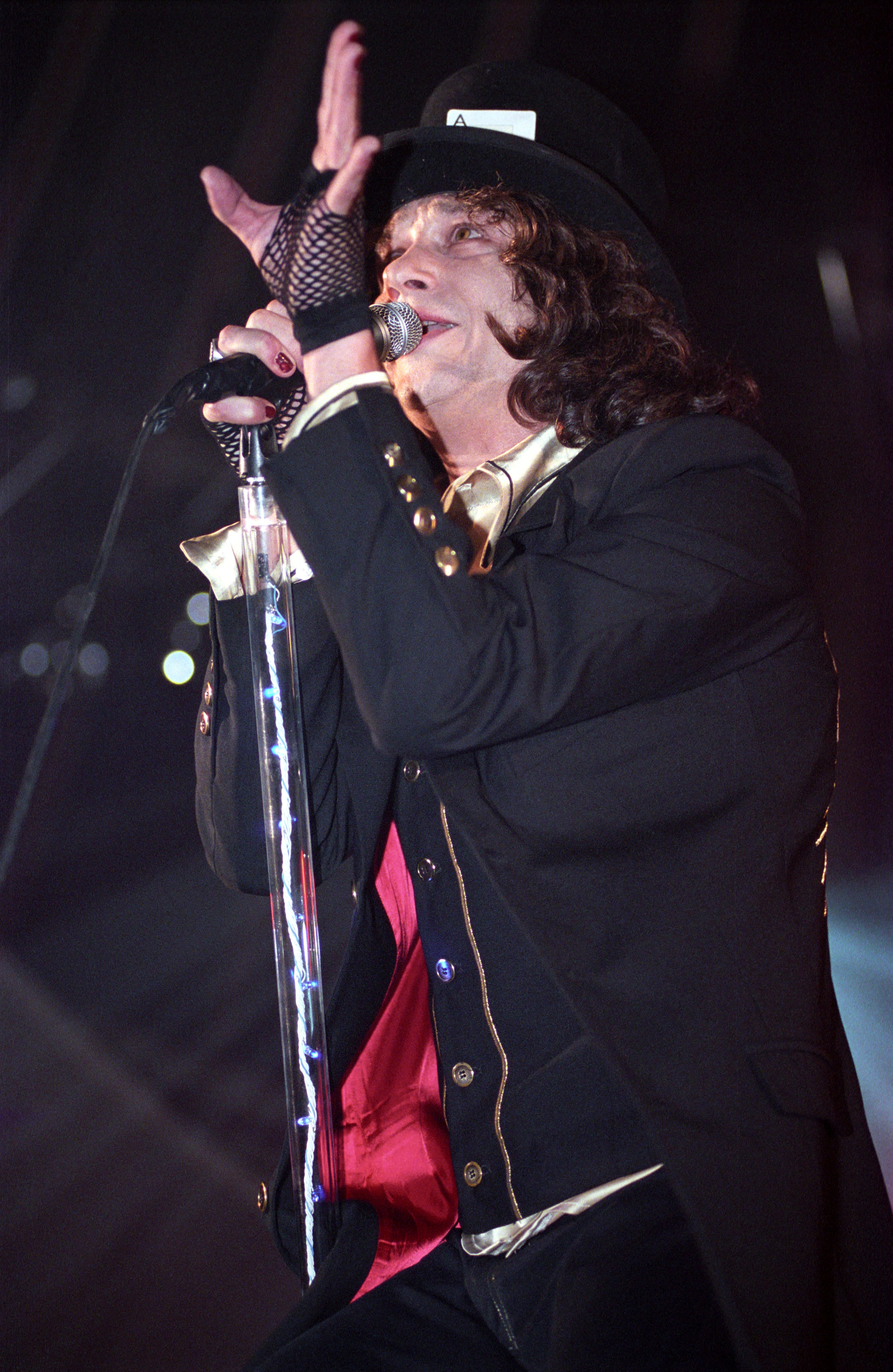 Enrique Bunbury, en un concierto de &#039;Freak Show&#039; en 2004