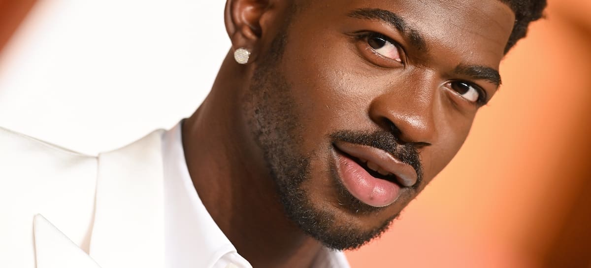 Lil Nas X en una alfombra roja en 2025