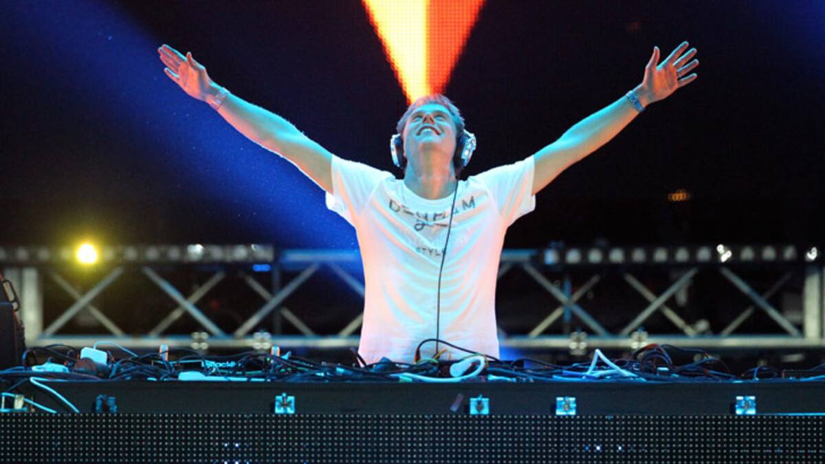 Ficha el nombre de los temas que sonaron en ASOT744