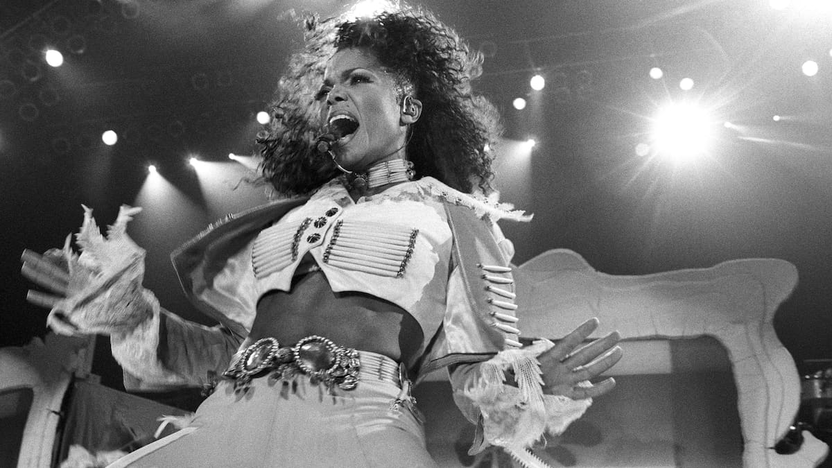 Janet Jackson se liberó sexualmente y se desprendió de su famoso apellido para ser solo ‘janet’… y punto