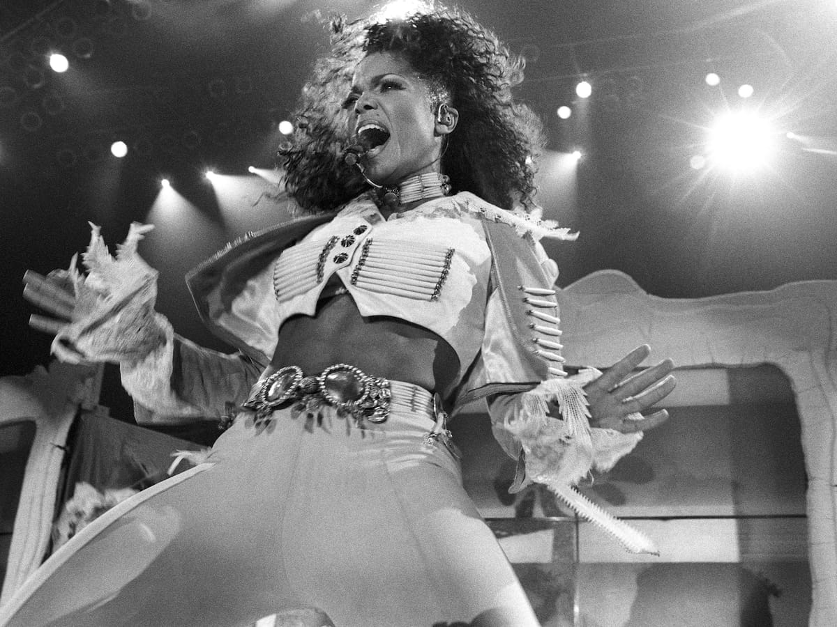 Janet Jackson se liberó sexualmente y se desprendió de su famoso apellido para ser solo ‘janet’… y punto