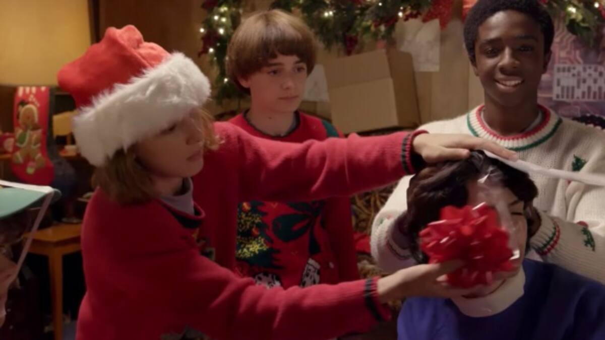 Protagonistas de "Stranger Things" comparten divertido video navideño