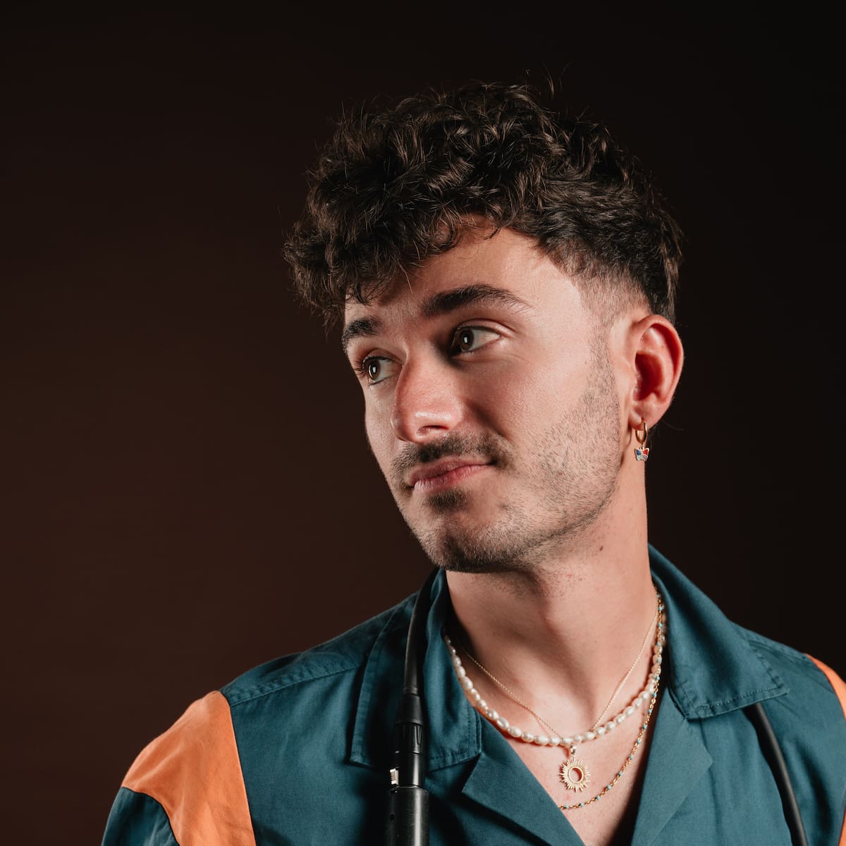 Lluís Sánchez torna a l’essència amb el nou single 'No sé què he fet malament'