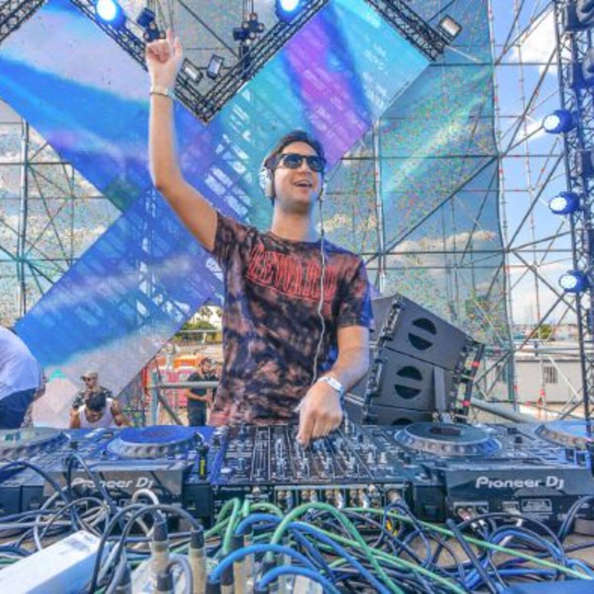 DJ nacional Ale Mora lanza nueva canción “Runaway” en colaboración con Brian Van Andel Feat. Griffie