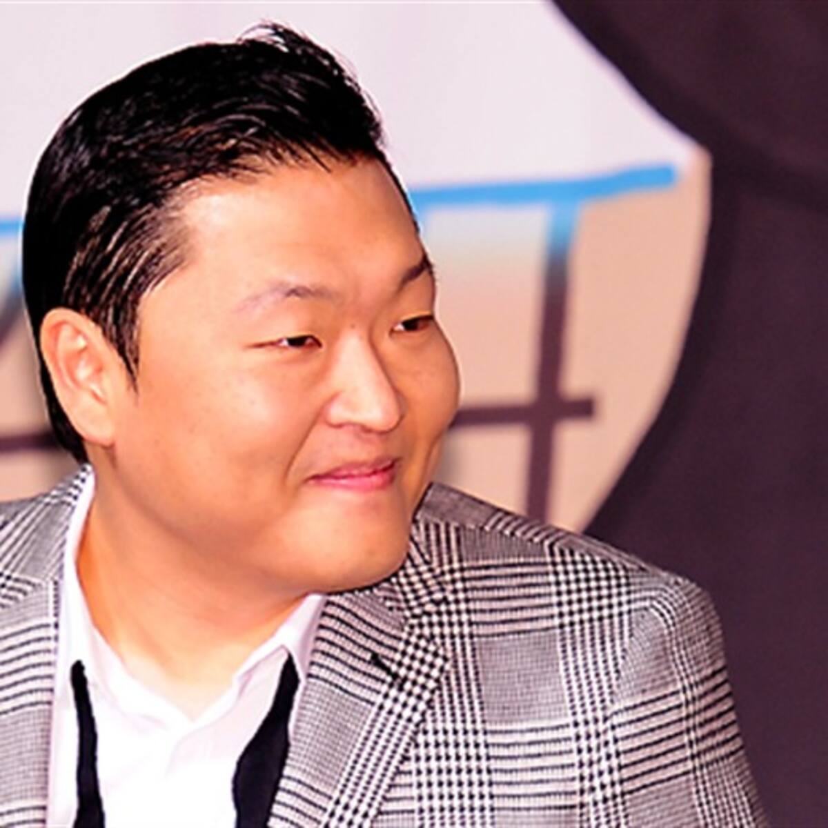 Psy gana 500 millones de visitas