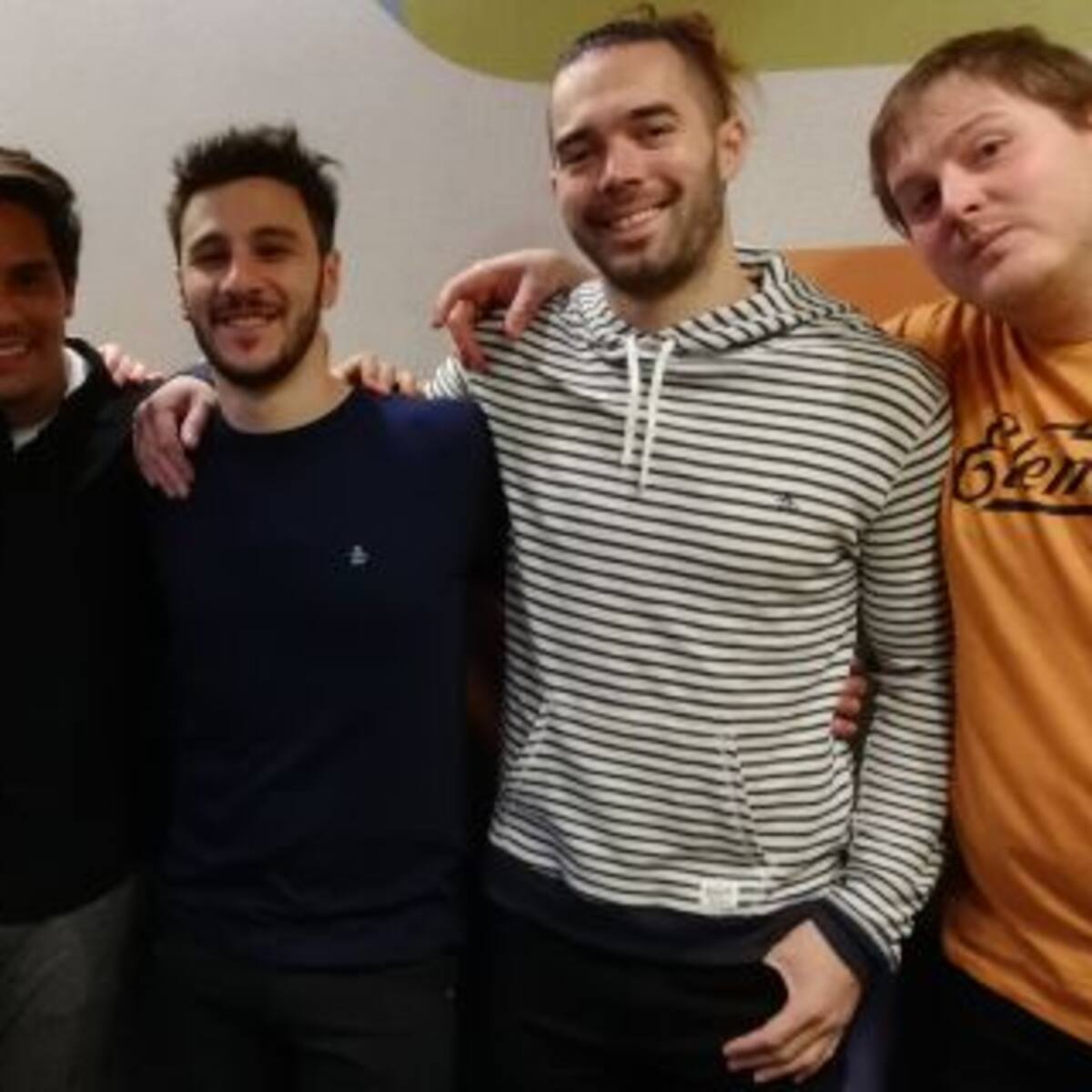 ¡Acústico de VozEnOff en Guatsap!