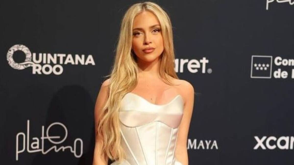 ANA MENABRILLO EN LA ALFOMBRA ROJA DE LOS PREMIOS PLATINO 2024