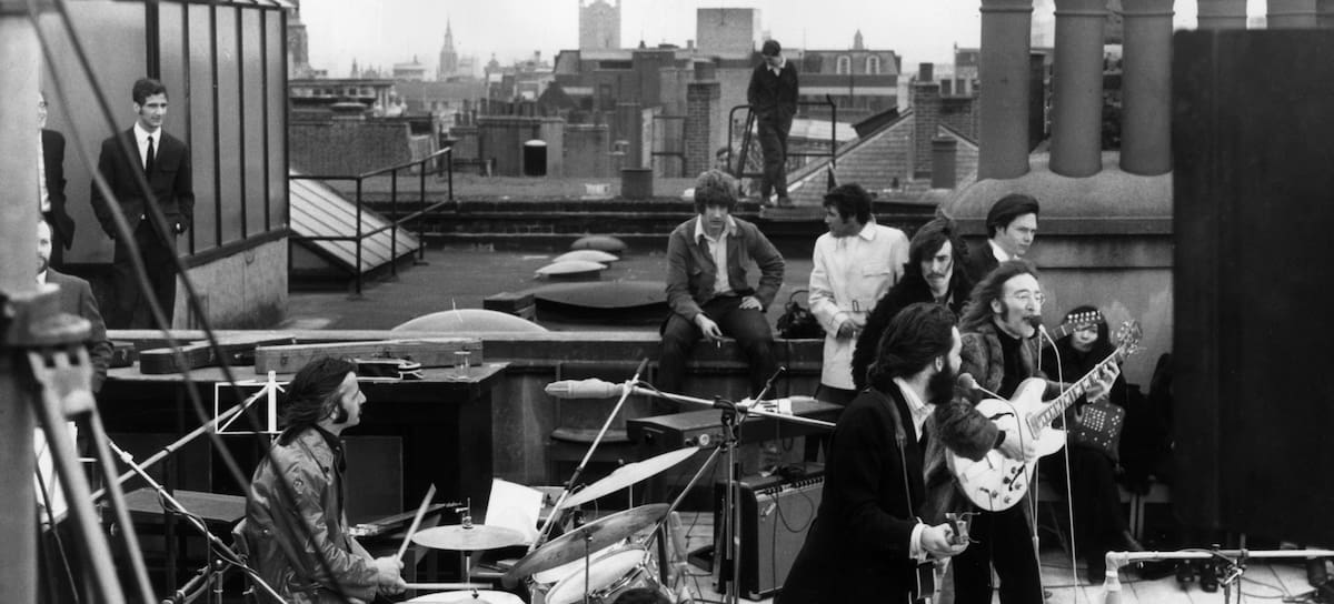 The Beatles actuando en la azotea del número 3 en Savile Row, Londres el 30 de enero de 1969 - Express/Getty Images