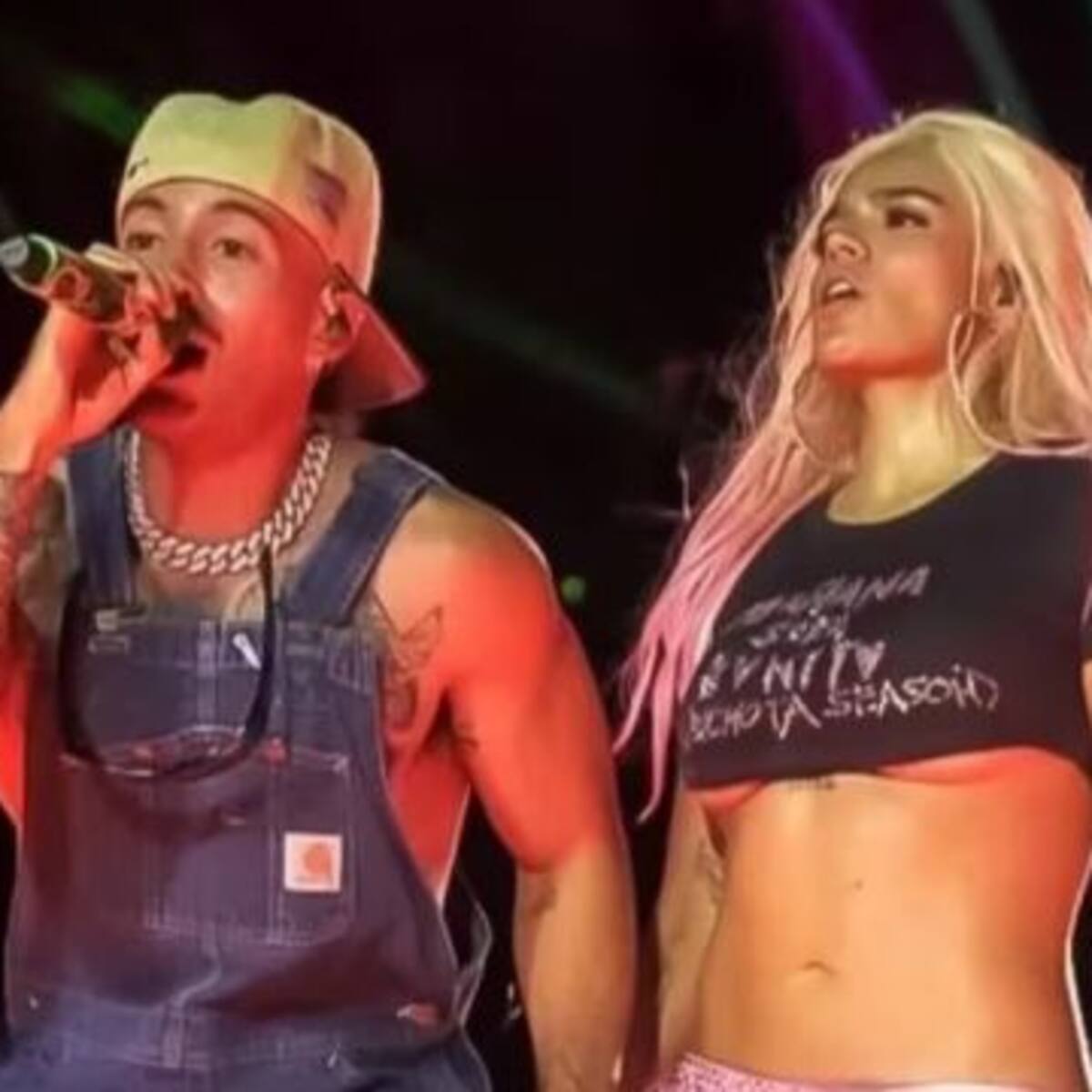 Karol G y Feid desbordan amor sobre el escenario.