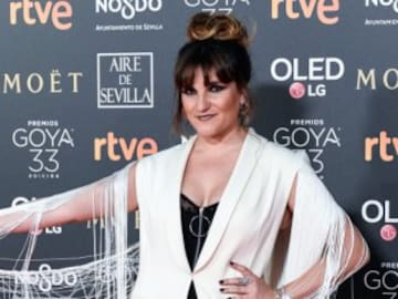 Rozalén recibe entre lágrimas el Goya a mejor canción por ‘Que no, que no’