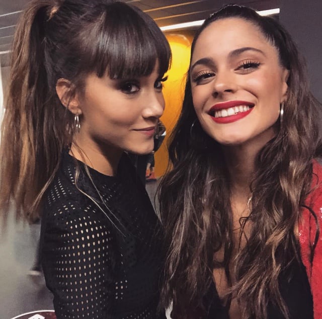 Tini junto a Aitana en el backstage del CCME: Fan Edition