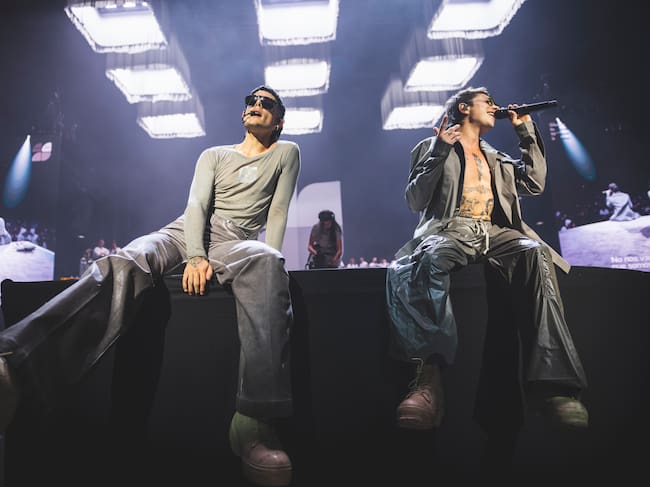 CA7RIEL y Paco Amoroso en el Movistar Arena
