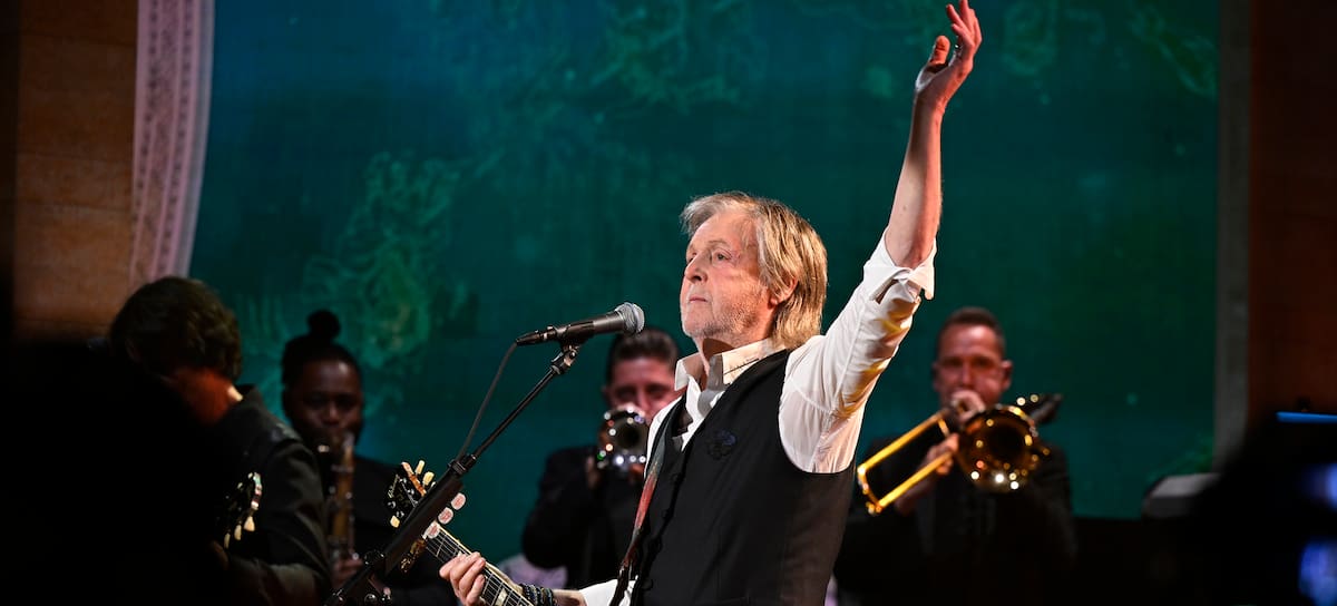 Paul McCartney interpreta 'Medley'.