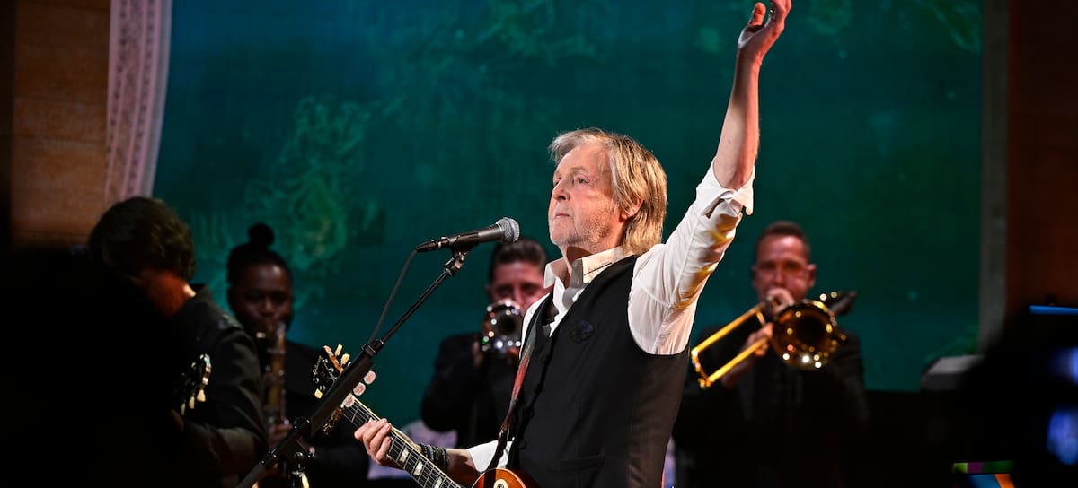 Paul McCartney interpreta 'Medley'.