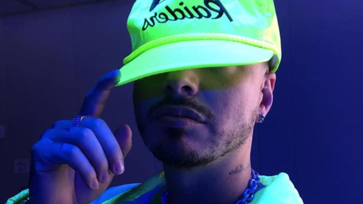 J Balvin pide a sus colegas que dejen de idealizar la violencia y las drogas… y hay reacciones