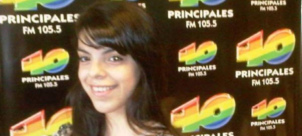 Fiorella con su ipod Touch del concurso de Axel