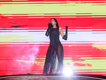 Dua Lipa elige ‘Oye mi amor’ para su segunda noche en México y la canta con Fher de Maná