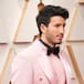 El traje de Sebastián Yatra saltándose el protocolo de los Premios Oscar genera muchos memes
