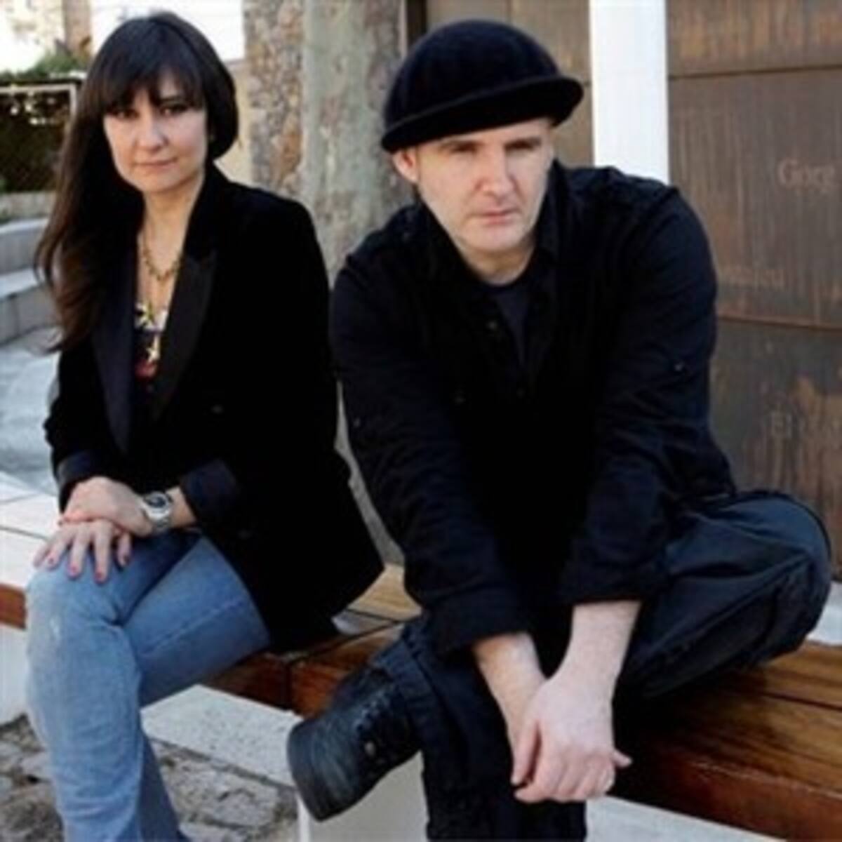 Amaral entra al estudio de grabación