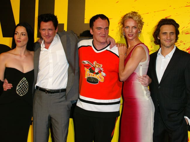 Julie Dreyfus, Michael Madsen, Quentin Tarantino, Uma Thurman y Lawrence Bender en la premiere de 'Kill Bill: Vol. 1' en París en 2003. / Toni Anne Barson/WireImage