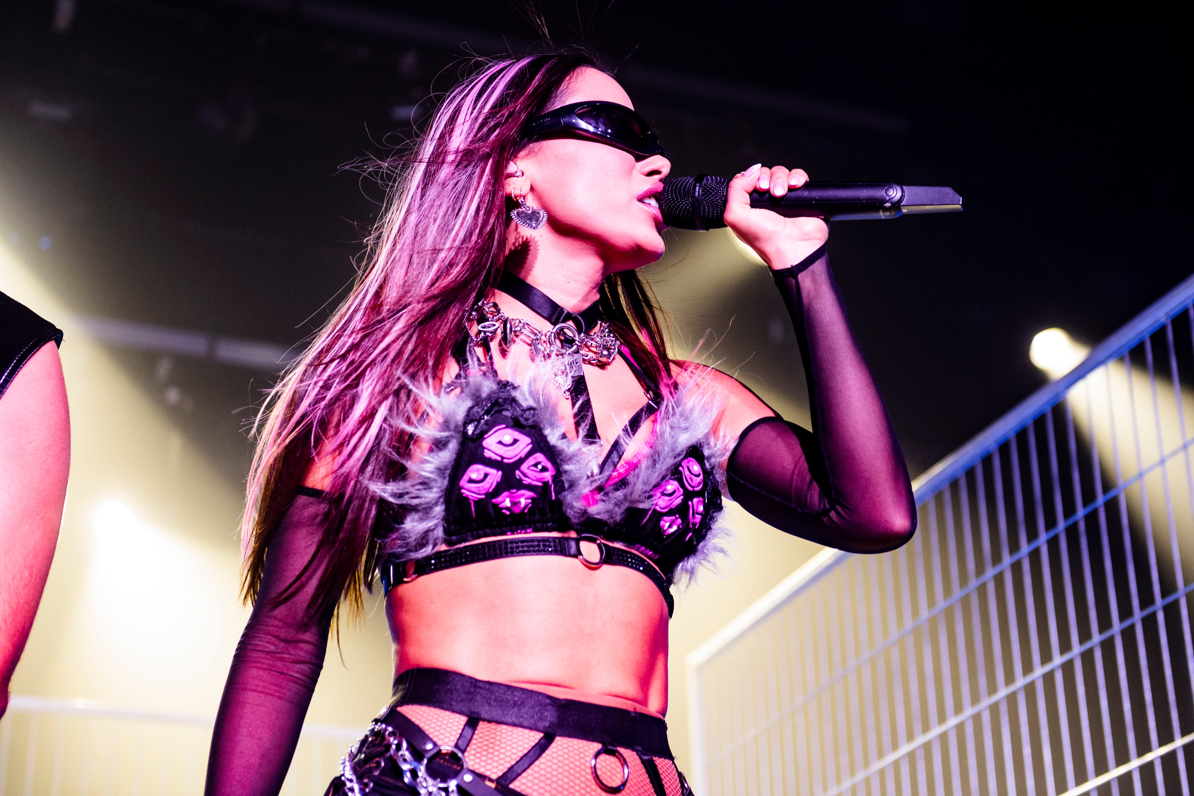 La cantante Anitta en el concierto en la Sala La Riviera el 3 de julio de 2024 en Madrid, España.