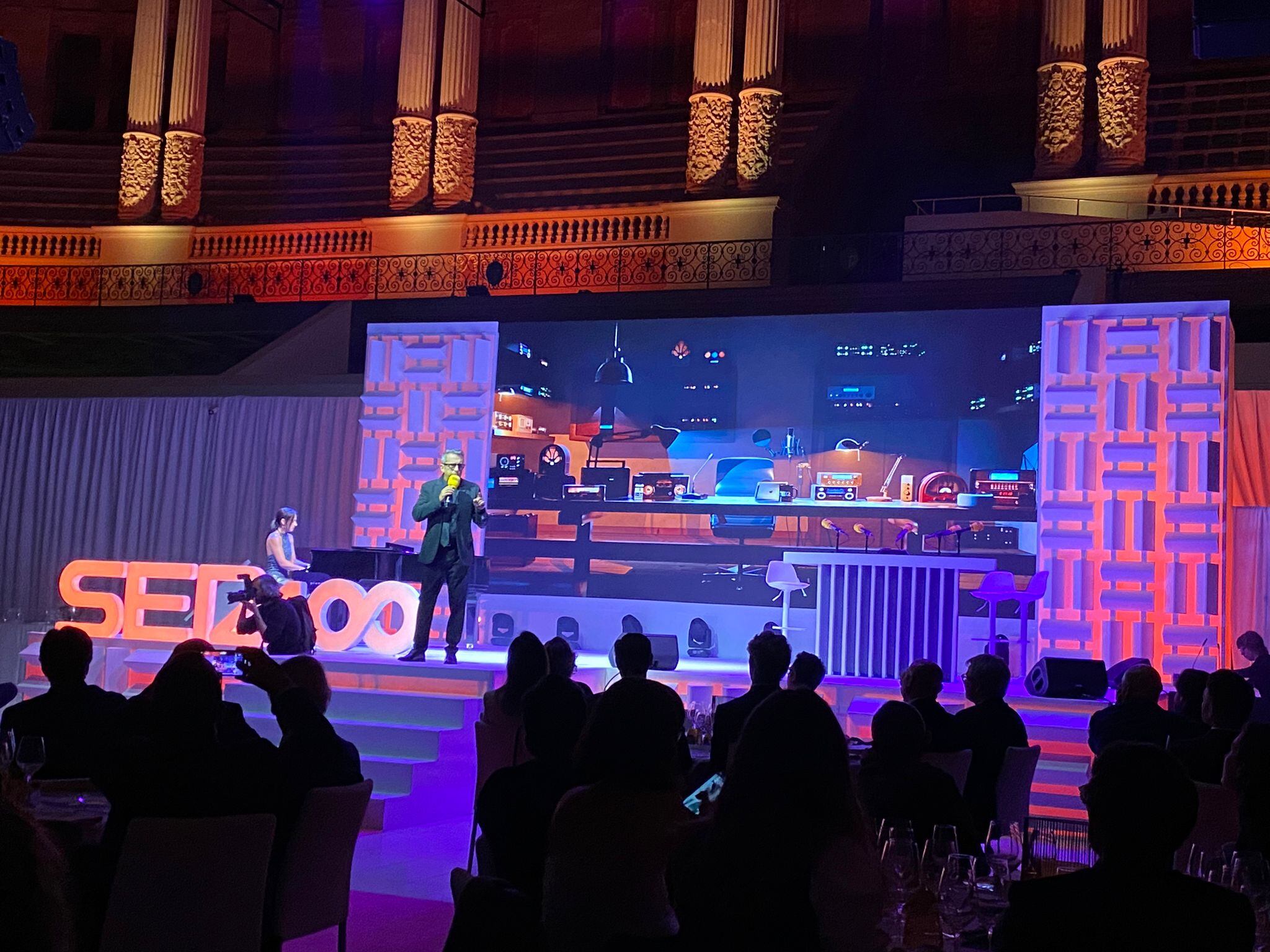 SER 100, la gala que conmemoró el centenario de Cadena SER, coincidiendo con la llegada de la radio a España.