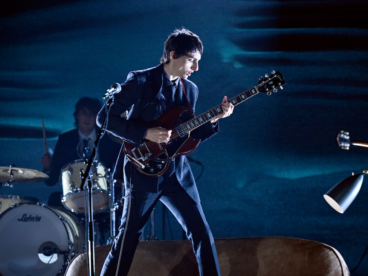 Djo no es el único actor de Stranger Things metido en el mundo música