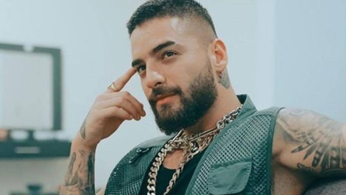 ¡WTF! Maluma recibió un corpiño en pleno concierto