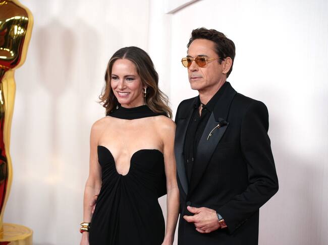 Perfectos, guapísimos y conjuntadísimos. Así lucieron Susan y Robert Downey en una alfombra roja en la que primó el negro y la sobriedad por encima de las sorpresas...