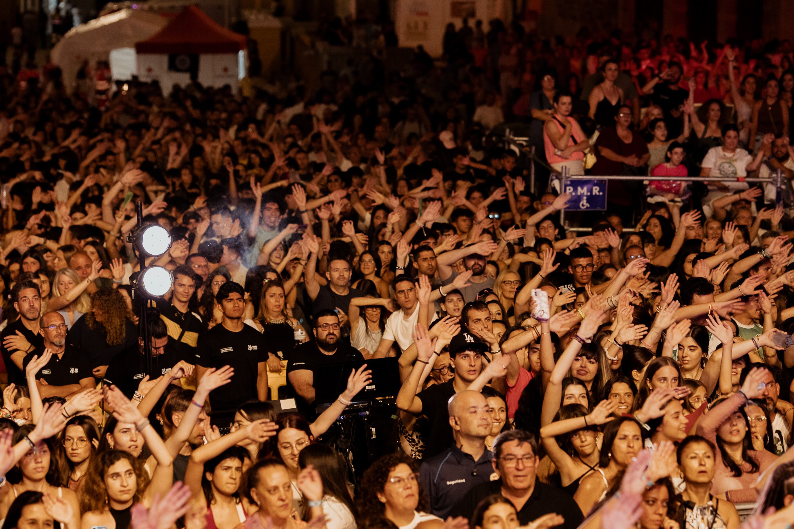 40.000 veces gracias por acompañarnos en la primera para de LOS40 Summer Live en Cáceres... ¡Continuamos rondando!