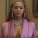 Beyoncé, Aitana, Ellie Goulding y Rosalía nos llevan de museos en sus videoclips