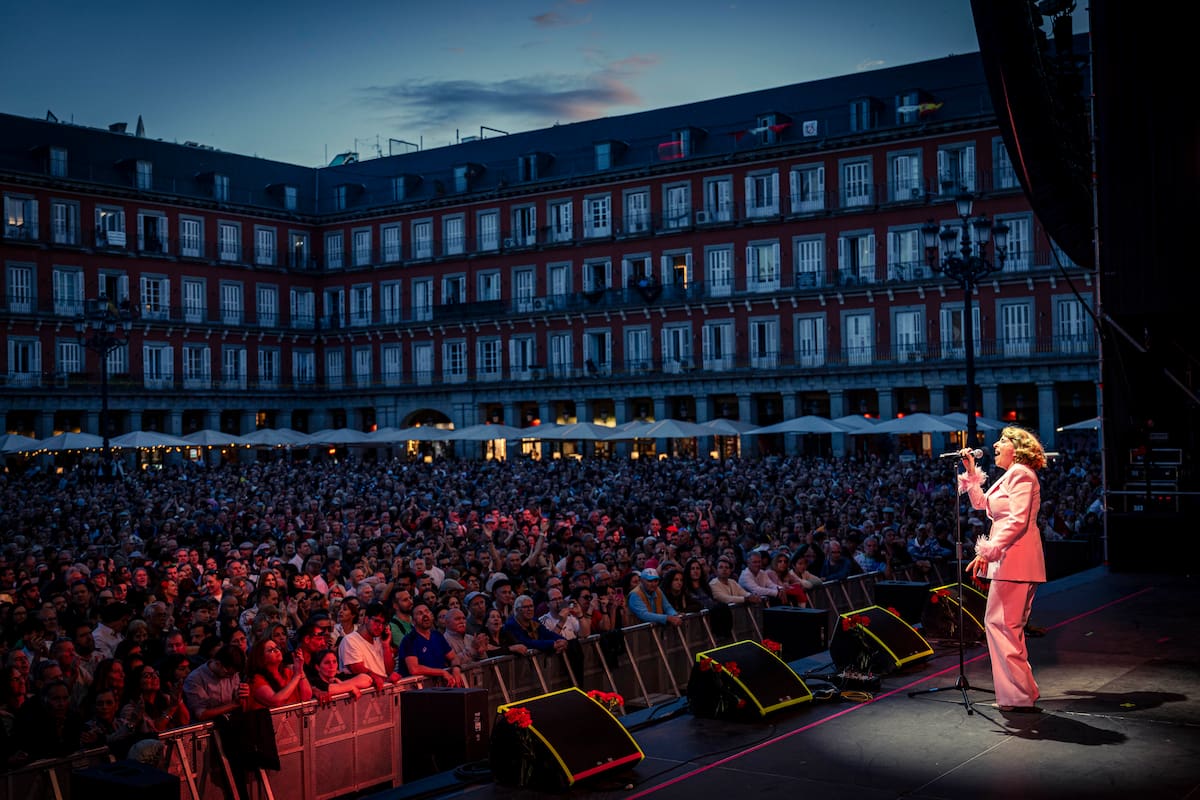 Ayyy, cómo hemos cambiado en estos 60 años de música y éxitos, ¿verdad, Sole?