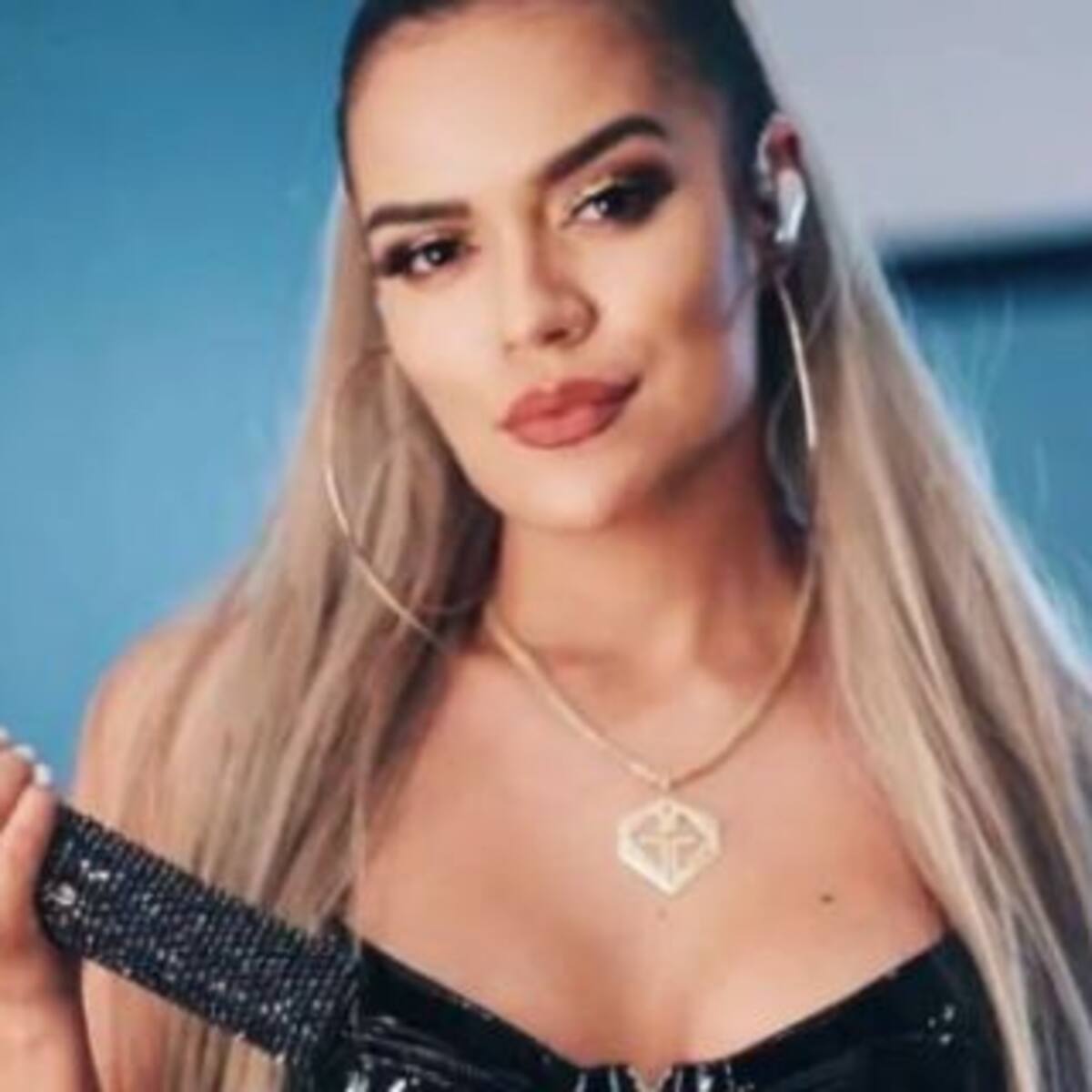 ¡Son iguales! La hermana de Karol G quiere seguir los pasos de la cantante