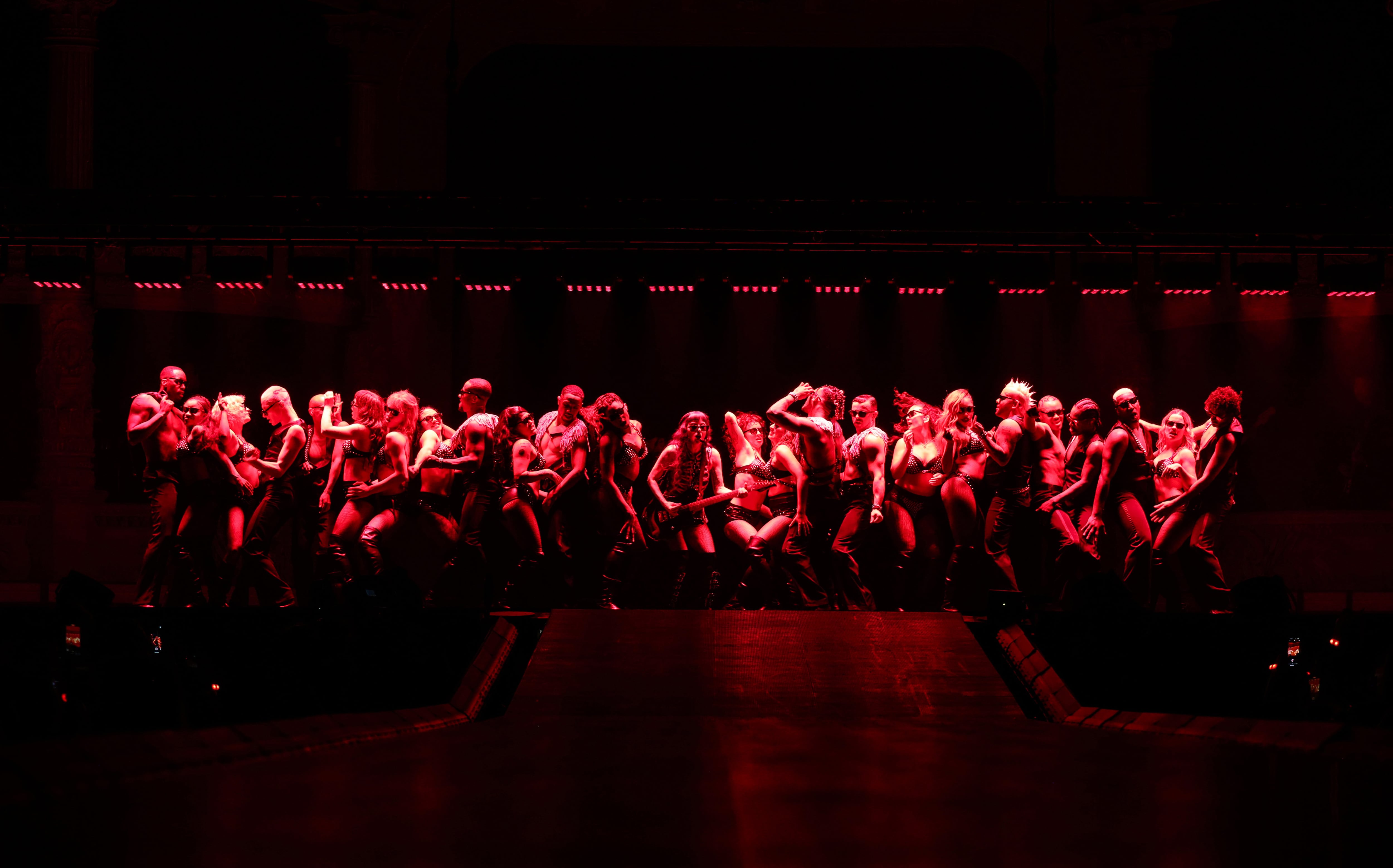 Lady Gaga cantando &#039;Summerboy&#039; en el MAYHEM Ball tour. / Kevin Mazur/Getty