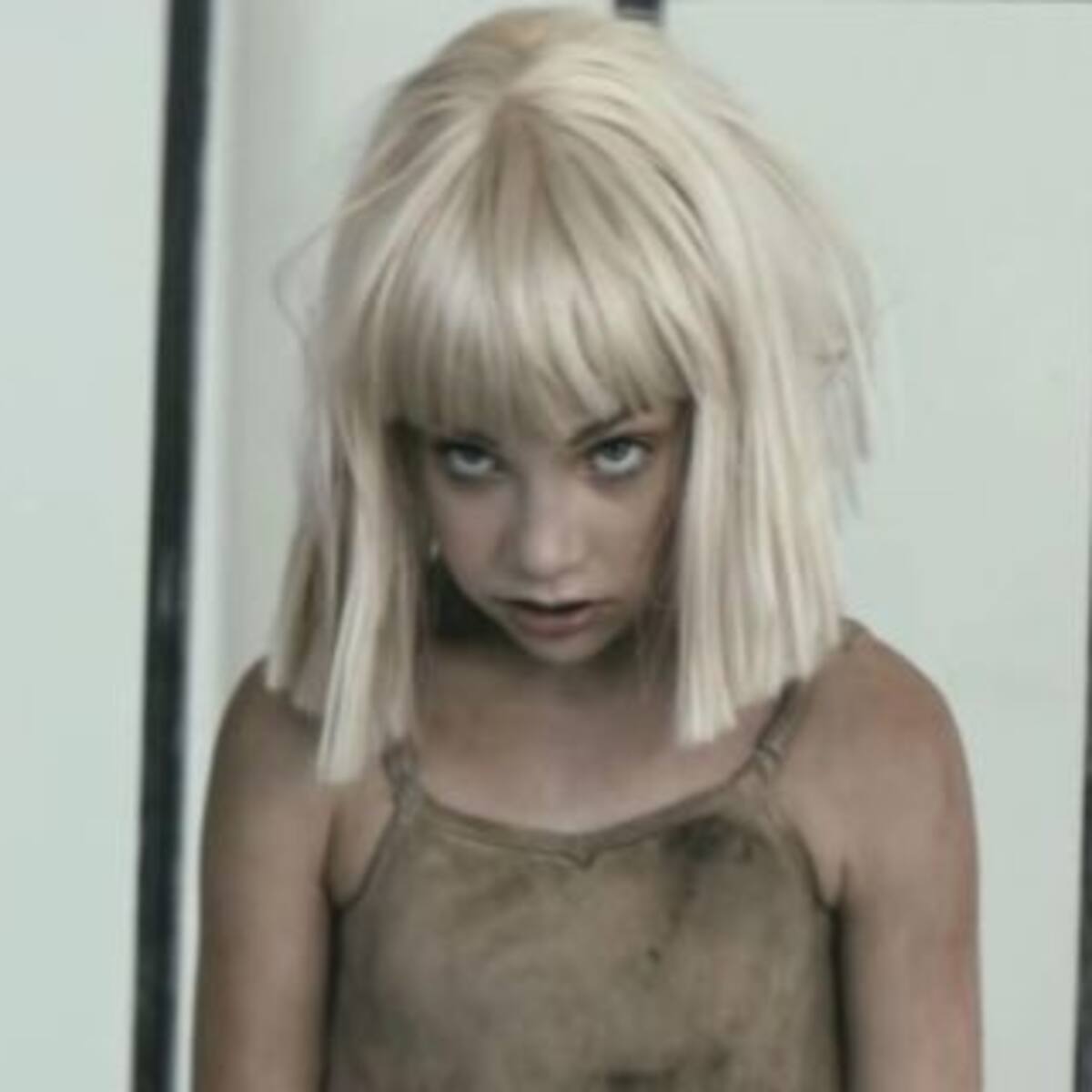Así fue creciendo la nena de los videos de Sia